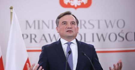 To słowo zdominowało konferencję Ziobry. Policzyliśmy, ile razy padło. "Ciało zawsze zdradzi kłopot"