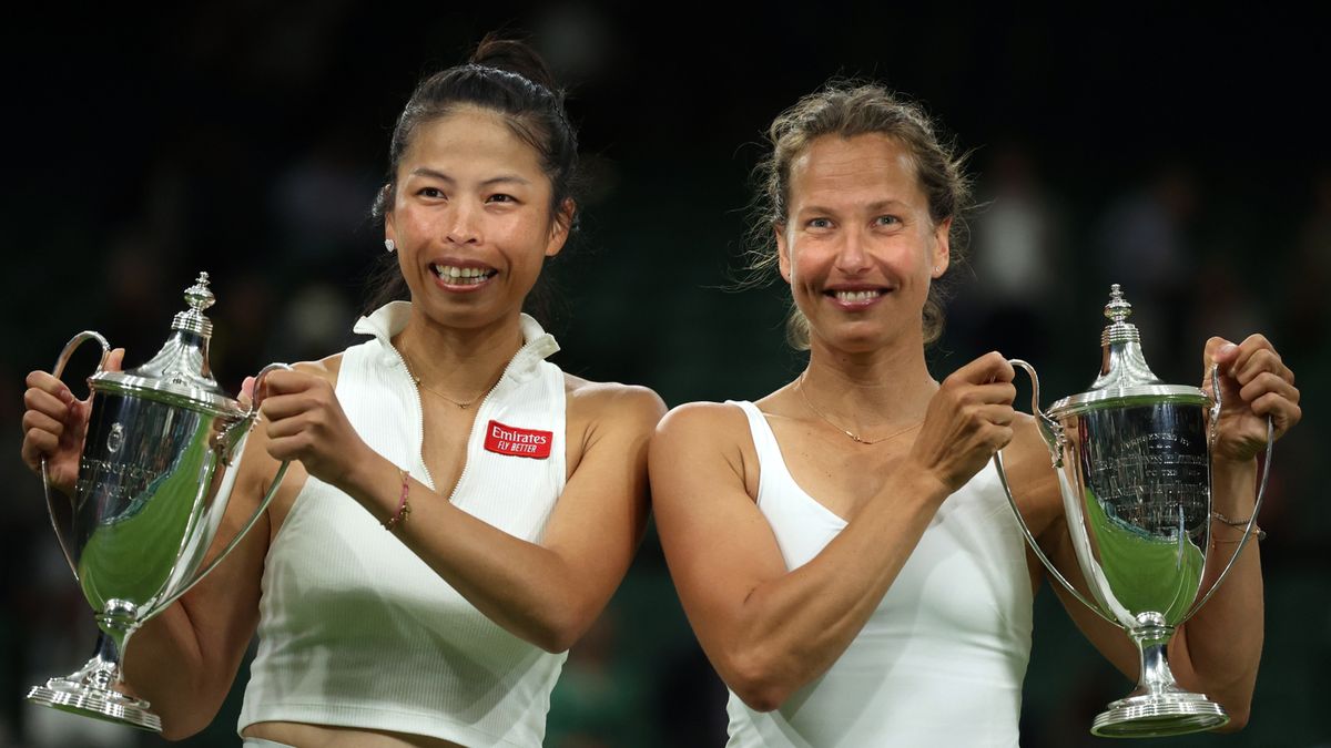 Zdjęcie okładkowe artykułu: PAP/EPA / NEIL HALL / Na zdjęciu: Su-Wei Hsieh i Barbora Strycova, mistrzynie Wimbledonu 2023
