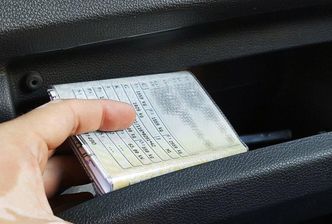 Dowód rejestracyjny zostaw w domu? Ubezpieczyciele narzekają na CEPiK