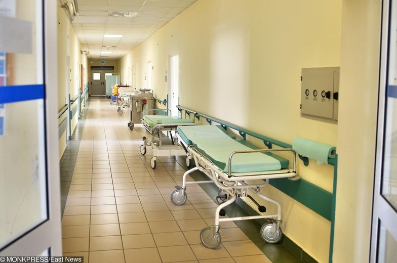 Puste korytarze szpitalne to strata dla pacjentów, ale i samorządu, który zainwestował w placówke.