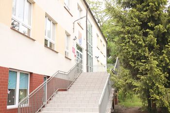 Niepokojące wieści z Dolska. Spełnia się czarny scenariusz. Budynek szkoły podstawowej zostaje zamknięty. Szkole grozi katastrofa budowlana