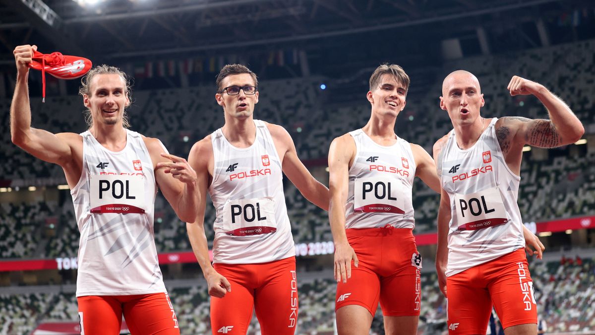 PAP/EPA / WU HONG  / Na zdjęciu: Polska sztafeta 4x400 po biegu półfinałowym