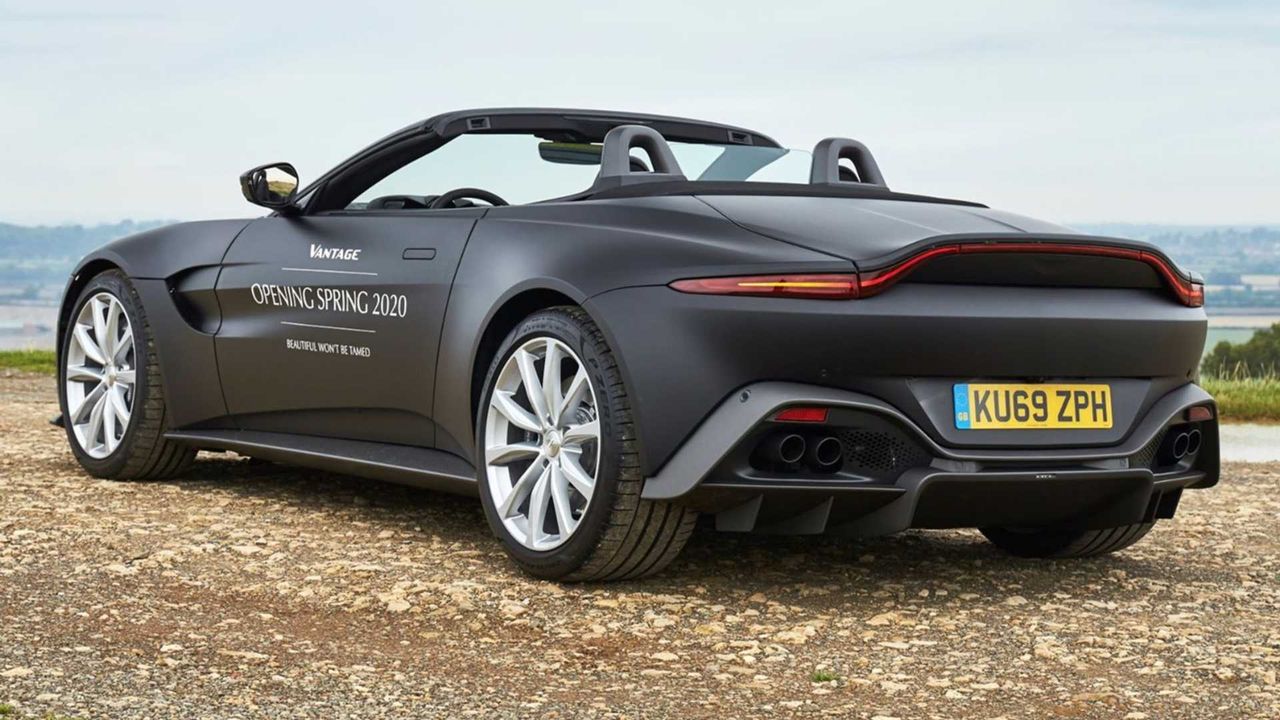 Aston Martin pokazał pierwsze zdjęcia nowego Vantage Roadster