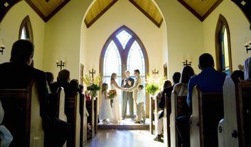 Złamali zasadę, która obowiązywała na weselu. Panna młoda wyprosiła ich z zabawy