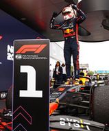 Red Bull już nie musi udawać. Cały zespół za Verstappenem [OPINIA]