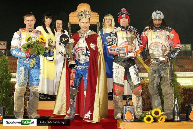 Nicki Pedersen wygrywal także wiele prestiżowych turniejów. W kolekcji trofeów ma m.in. Koronę Bolesława Chrobrego, Łańcuch Herbowy Ostrowa Wielkopolskiego i Zlatą Prilbę Pardubice