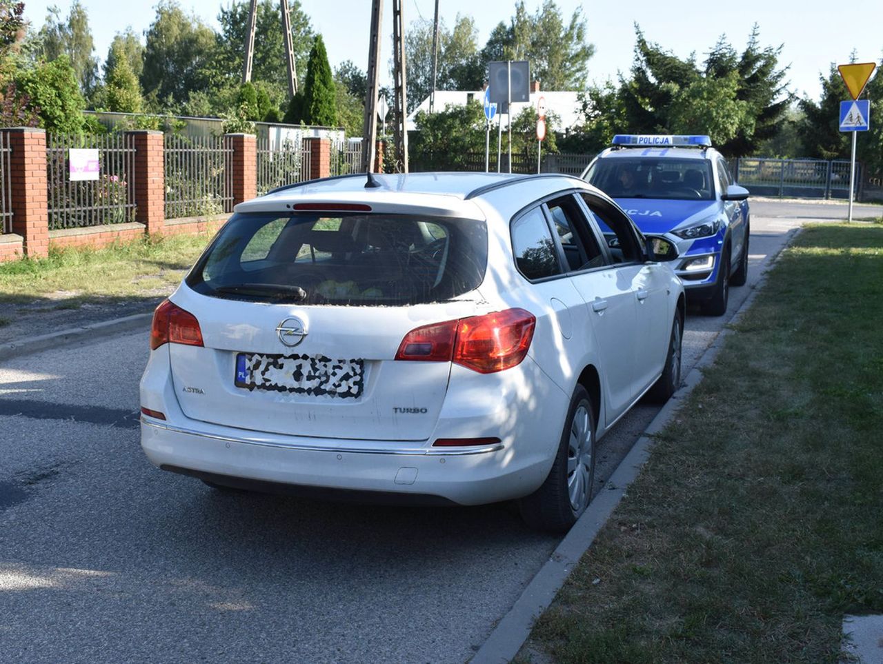 Mszczonów: Pobił znajomego, wywiózł go do lasu i ukradł auto