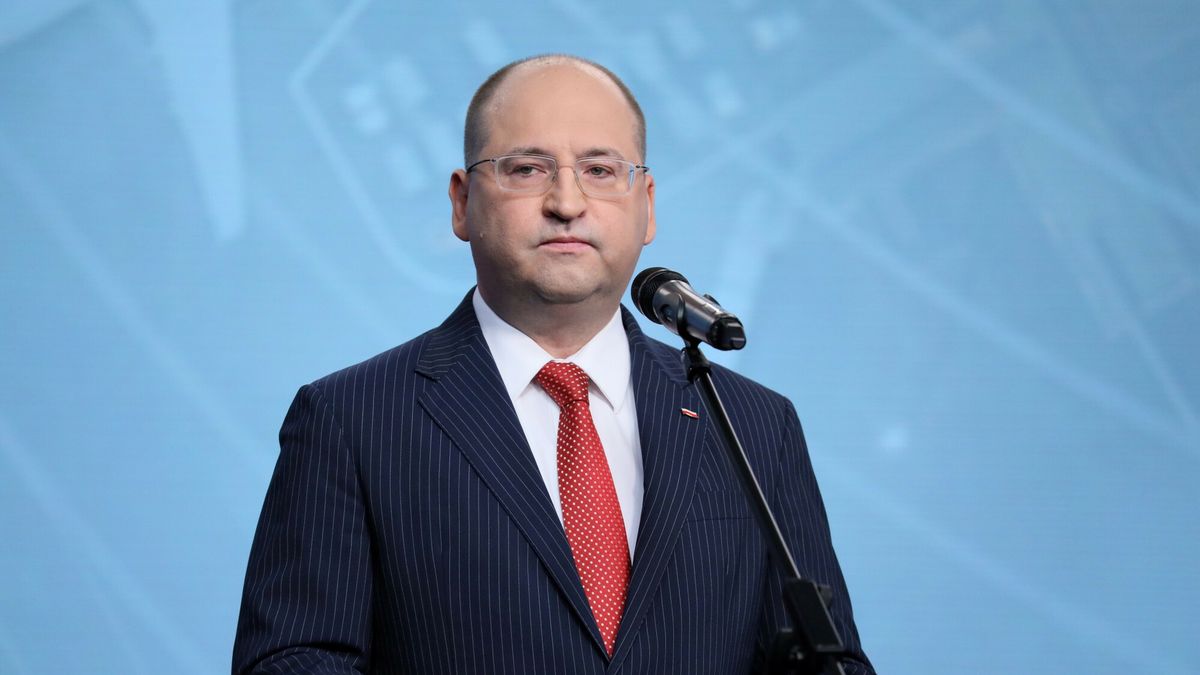 Konferencja Bielana, Morawieckiego i  Brudzi?skiego
Fot. Dawid Wolski/East News,  Warszawa, 27.05.2024. Kampania wyborcza do Parlamentu Europejskiego. Konferencja prasowa z udzialem wiceprezesa PiS Mateusza Morawieckiego oraz europosla Adama Bielana (n/z), w siedzibie partii przy ul. Nowogrodzkiej.
Dawid Wolski