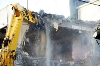 W Targach Kielce trwa rozbiórka hali numer 7. W jej miejscu powstanie nowa, wielka hala