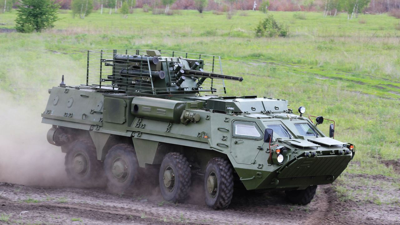 BTR-4 Bucefał. Ukraiński transporter niszczy rosyjskie czołgi