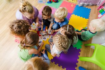 Dzieci nie mogą tracić ciekawości na starcie. Nowa podstawa programowa dla edukacji wczesnoszkolnej