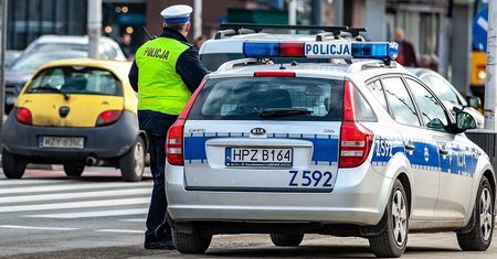Policja rzadziej karze Polaków, ale kwoty mandatów wzrosły