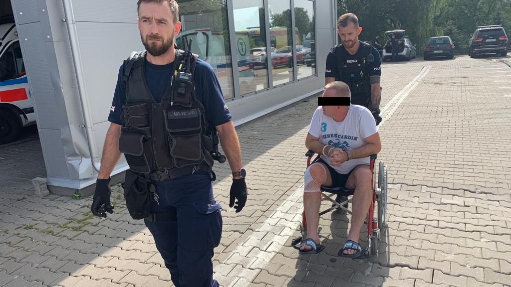 Zazdrosny 52-latek postrzelił się w kolano