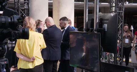Zakłócone wystąpienie premiera na otwarciu Szczytu Klimatycznego Togetair. “Nie jesteśmy zadowolone z polityki energetycznej Polski”