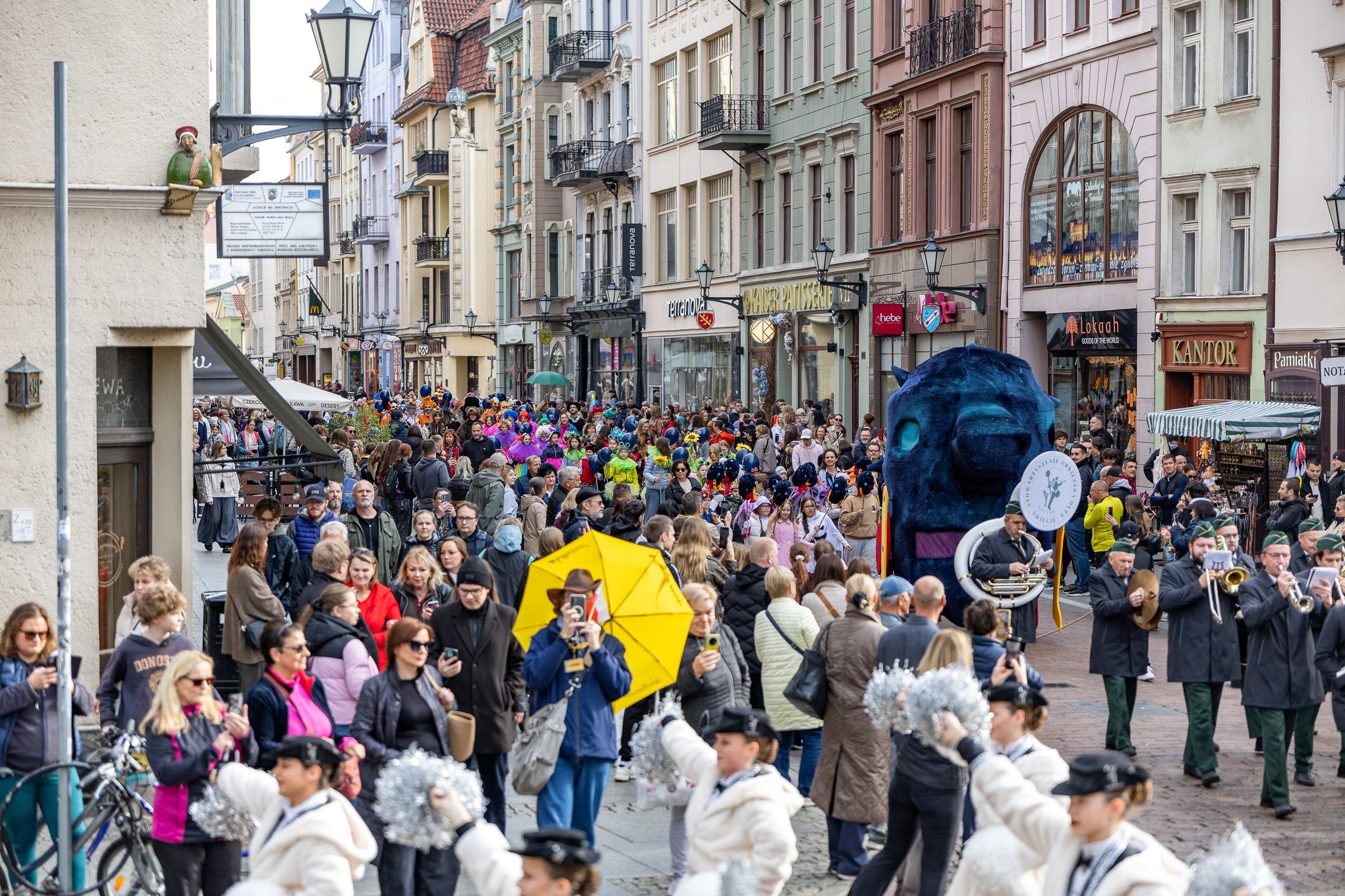 Parada przed festiwalem Spotkania 