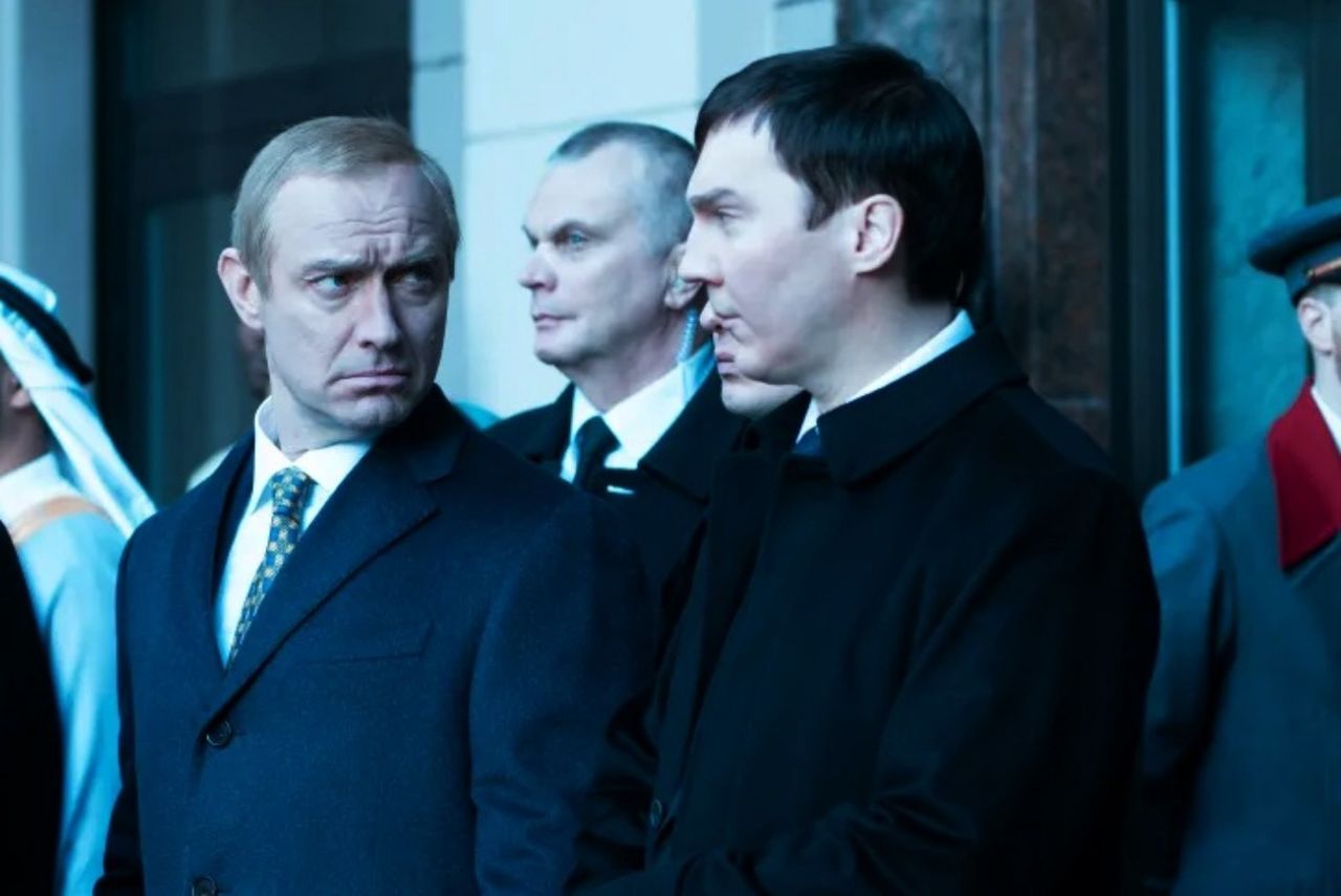 "Czarny mag Kremla". Olivier Assayas i Paul Dano o polityce i ryzyku kręcenia filmu o Rosji