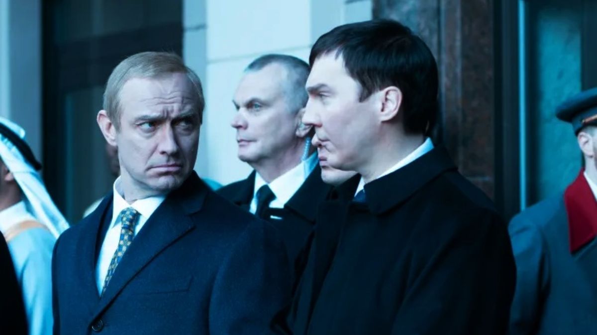 Paul Dano i Jude Law w filmie "The Wizard of the Kremlin"