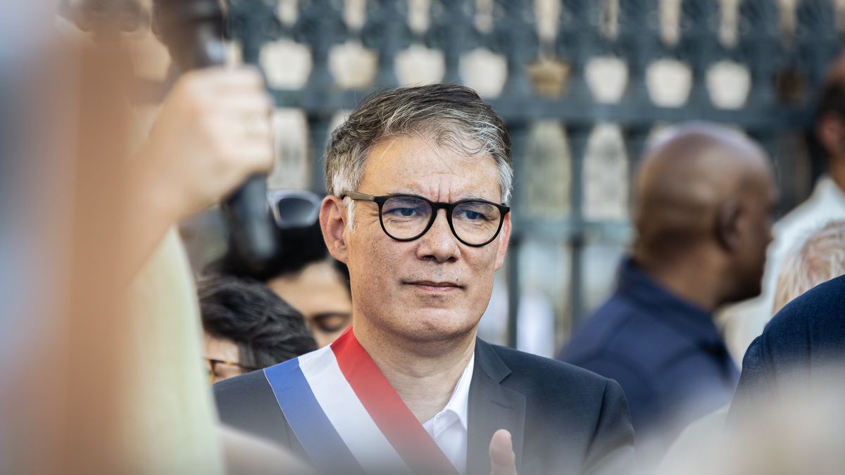Olivier Faure, President of the Socialist Party seen during
PARIS, FRANCE - 2025/06/19: Olivier Faure, President of the Socialist Party seen during the demonstration for peace in the near and middle east at Place Pantheon. As the war between Israel and Iran escalates daily, a group of associations including Iran Justice organized a demonstration at the Pantheon Square in Paris to express their rejection of the conflict between Israel and Iran. Placing the Iranian and Israeli leaders Khamenei and Netanyahu for their failure to respect international law, the speakers including left wing MPs all called for an end to the war and respect for civilians and their rights. (Photo by Telmo Pinto/SOPA Images/LightRocket via Getty Images)
SOPA Images
demonstration for peace, pantheon square, demo, protester, place pantheon, demonstration, protesters, mps, rally, iran justice, olivier faure, anti war, khamenei and netanyahu, demonstrator