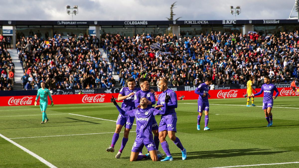 PAP/EPA / RODRIGO JIMENEZ / Na zdjęciu: piłkarze CD Leganes