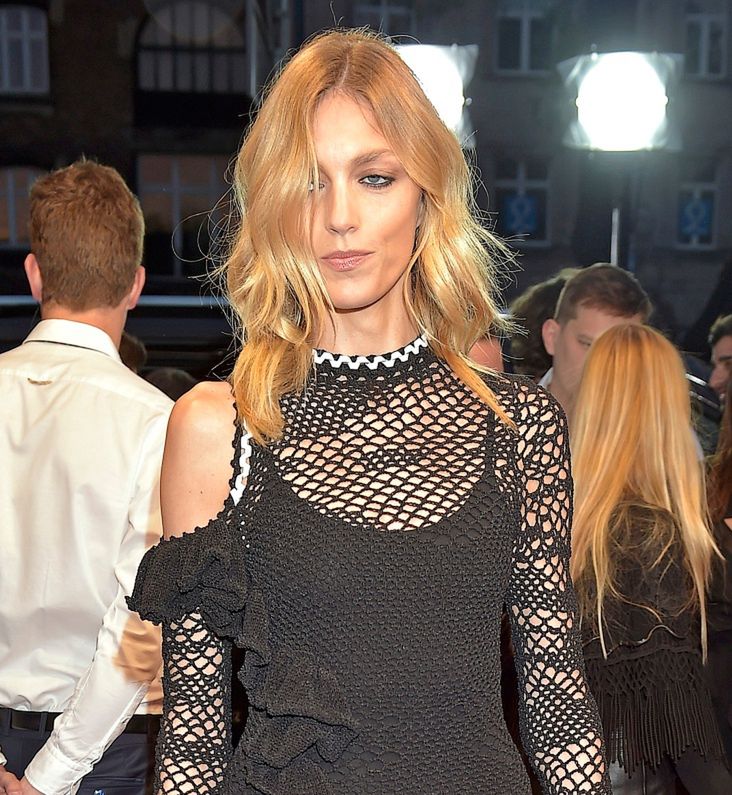 Anja Rubik pozuje ze szczurami we włoskim "Vogue'u"