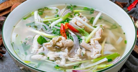 Na obiad robię aromatyczną zupę. Przyjemnie rozgrzewa i podkręca metabolizm