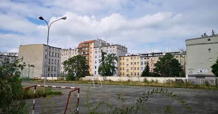 Wrocław. Uczniowie I LO zyskają nowe boisko. Inwestycja warta 1,1 mln zł