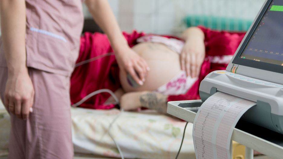 Ok. 15. tys. homoseksualnych par w Polsce wychowuje razem dziecko