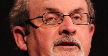 Rushdie odwołał udział w festiwalu literatury w Indiach z powodu protestów
