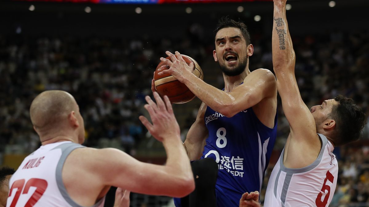 Zdjęcie okładkowe artykułu: Getty Images / Yifan Ding / Na zdjęciu: Tomas Satoransky (z piłką)