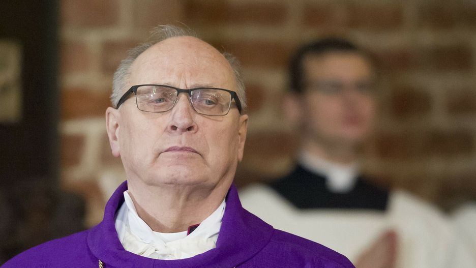 Wielkanoc. Biskup włocławski składa wiernym życzenia. Pisze o "chorej ideologii"