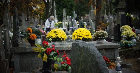 Pozwała kurię za cmentarną drożyznę! Kościół musi oddać pieniądze