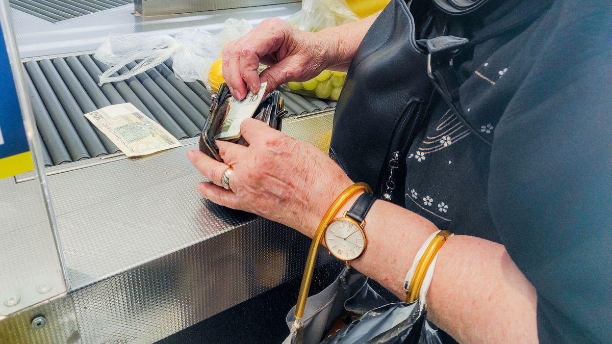 Reporter archiwum 2023 12
12.10.2023 Lodz. Platnosc gotowkowa przy kasie za zakupy spozywcze. Fot. Piotr Kamionka/REPORTER
Piotr Kamionka/REPORTER