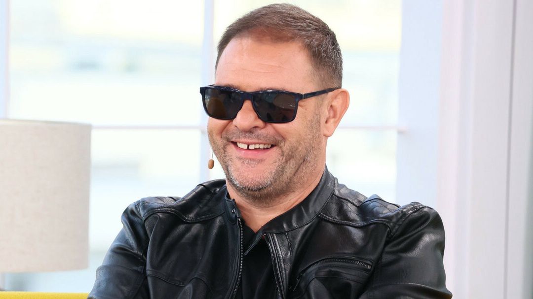 Dlaczego Tomasz Karolak porzucił kościół katolicki?