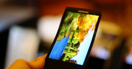 Coraz więcej AMOLED-ów. Czy patrzymy na „postęp”, nie dostrzegając go?