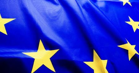 Bruksela chce powszechnego szyfrowania end-to-end i delegalizacji tylnych furtek