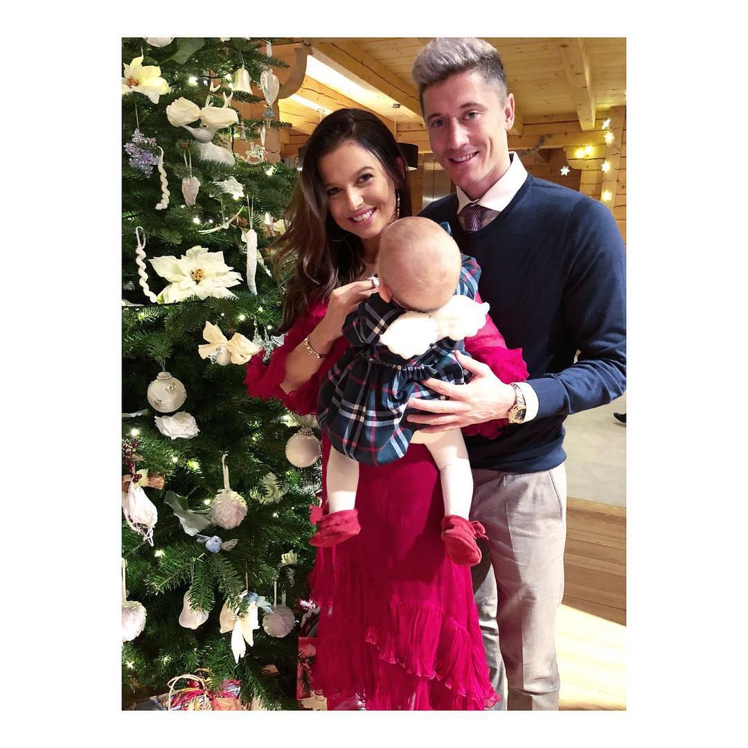 Anna i Robert Lewandowscy z Klarą - święta gwiazd 2017