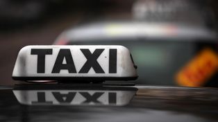Komisja Zrównoważonej Gospodarki Nocy ws. nocnych kursów taksówkami: "Za przekraczanie stawek grozi cofnięcie licencji"