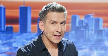 Zakochany Tomasz Barański w zmysłowej pozie z 20-letnią Michaliną: "FEELING..." (FOTO)