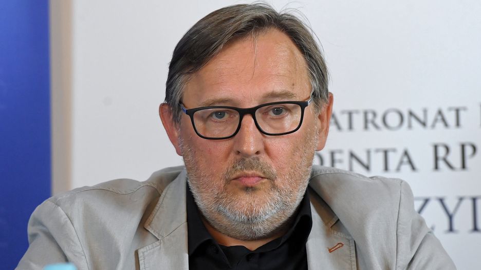 J�drzej LipskiWarszawa, 28.08.2019. Dokumentalista i producent filmowy dr J�drzej Lipski, 28 bm. w Centrum Edukacyjnym IPN w Warszawie podczas promocji ksi��ki Macieja Korkucia pt. "Walcz�ca Rzeczpospolita 1939-1945". (aldg) PAP/Radek PietruszkaRadek Pietruszka1939-1945, Centrum Edukacyjne IPN, historia Polski, IPN, J�drzej Lipski, promocja ksi��ki, Walcz�ca Rzeczpospolita, wojna
