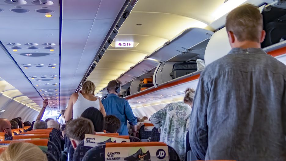 Pasażerowie zabawiali się przy pozostałych podróżnych 