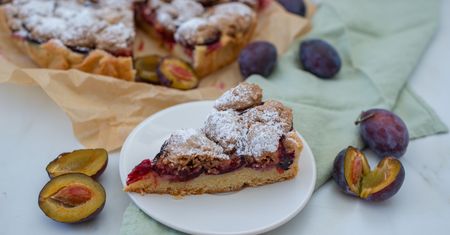 Tarta serowa ze śliwkami