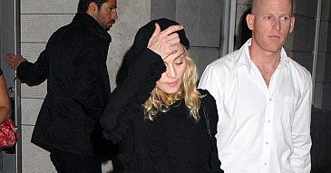 Madonna PŁACZE na koncercie! (WIDEO)