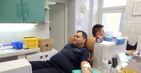 Policjanci i pracownicy cywilni ostrowieckiej komendy kolejny raz oddawali krew