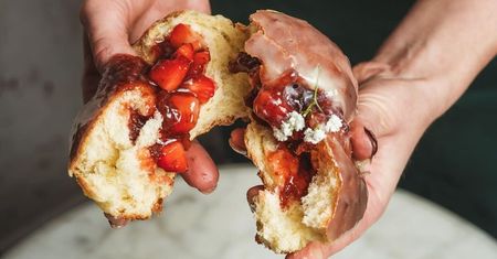Pączki na tłusty czwartek drogie jak nigdy. Ceny w Lublinie wystrzeliły! Niektóre kosztują 30 zł za sztukę