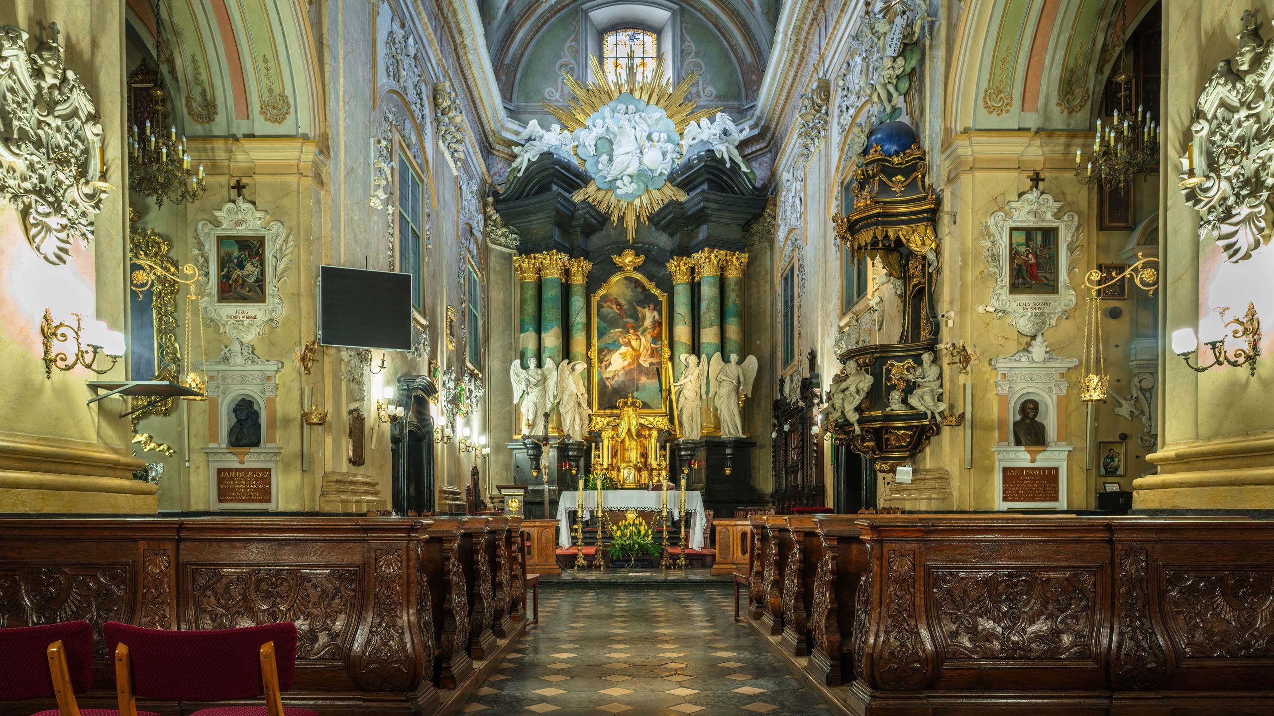 Wnętrze kościoła robi wrażenie 