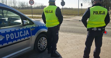 Kostrzyn. Nielegalne wyścigi. Na miejscu ponad 200 samochodów