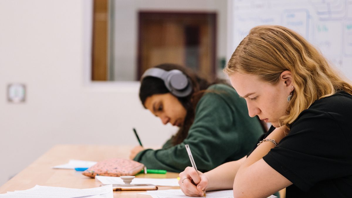 Kiedy uczniowie znów zasiądą w szkolnych ławkach?