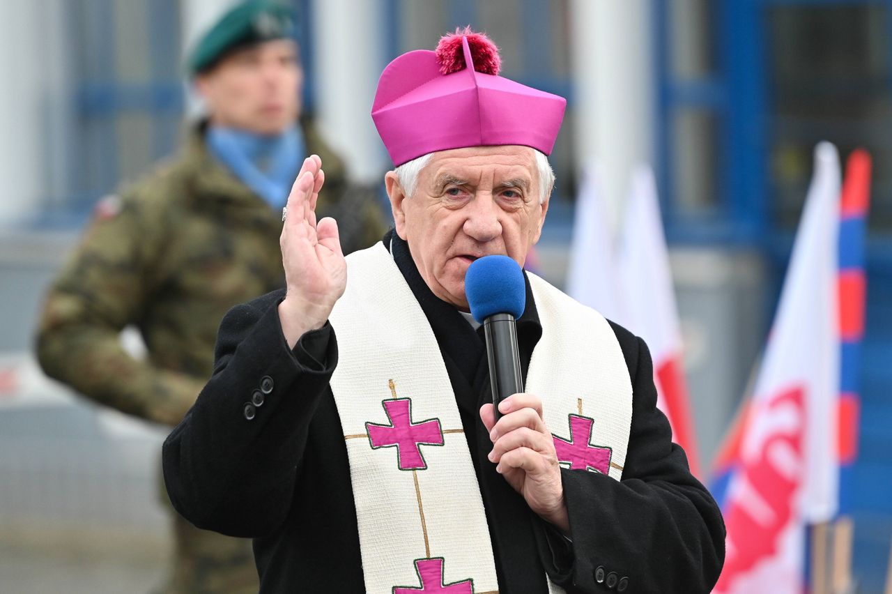 Abp Andrzej Dzięga rezygnuje z kolejnych ważnych funkcji