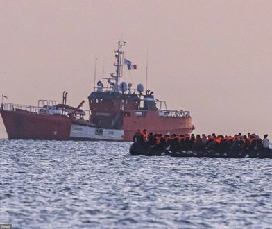 Rekordowa liczba migrantów pokonała nielegalnie kanał La Manche