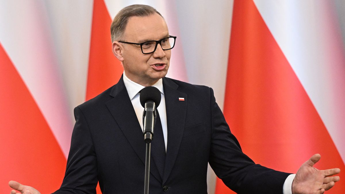 Warszawa, 23.05.2025. Prezydent RP Andrzej Duda przemawia na gali AgroLigi 2024 w Pałacu Prezydenckim w Warszawie, 23 bm. Celem konkursu jest wybór Mistrza Krajowego AgroLigi w kategoriach Rolnicy i Firmy. W trakcie spotkania uhonorowani zostali najlepsi rolnicy i przedsiębiorcy działający w branży rolno-spożywczej. (aldg) PAP/Radek Pietruszka
